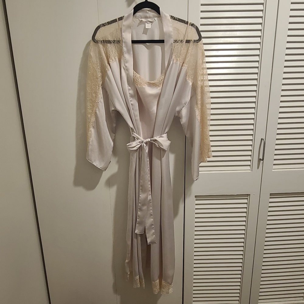 Victoria's Secret Cream Robe And Slip Set